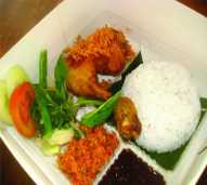 Nasi Kotak 2 Lauk + (mineral aqua botol) + snack (kue dan buah/puding)